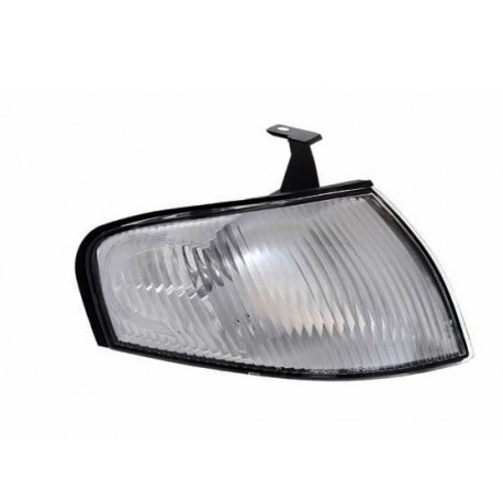 Feu d'encombrement droit (Côté passager) Mazda 323 P 97-00 (Practical)